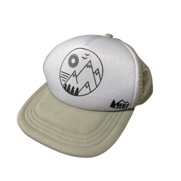 REI Snapback Tan Mountain Logo Unisex Hiking Outdoor Trucker Hat - Picture 1 of 4